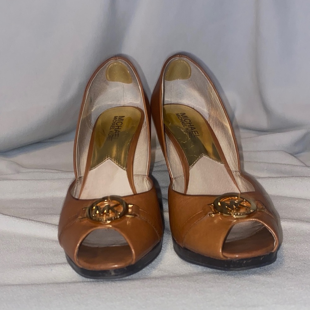 MK peep toe heels
